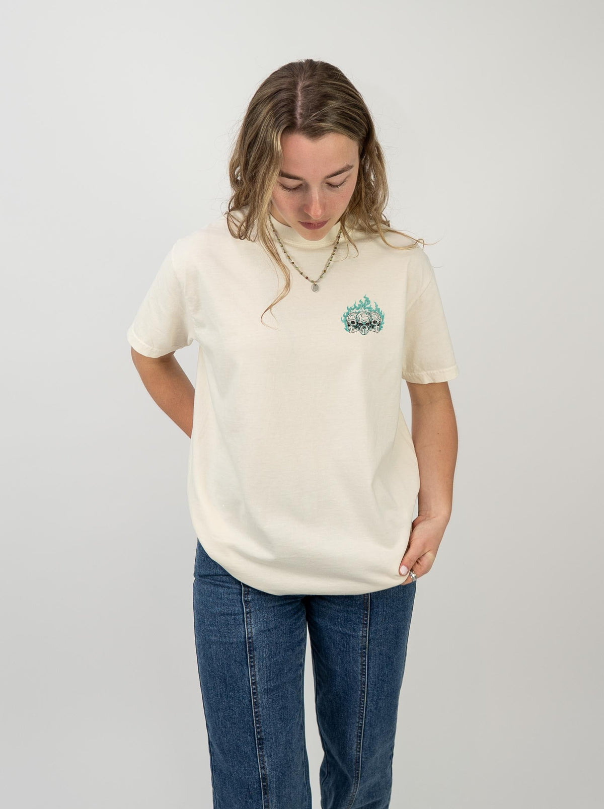 CHARLOTTE BASKETBALL - “3 SKULL” PREMIUM T-SHIRT product image 11